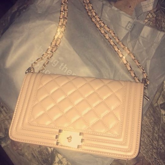 Selling for 40$ - Picture 2 of 2